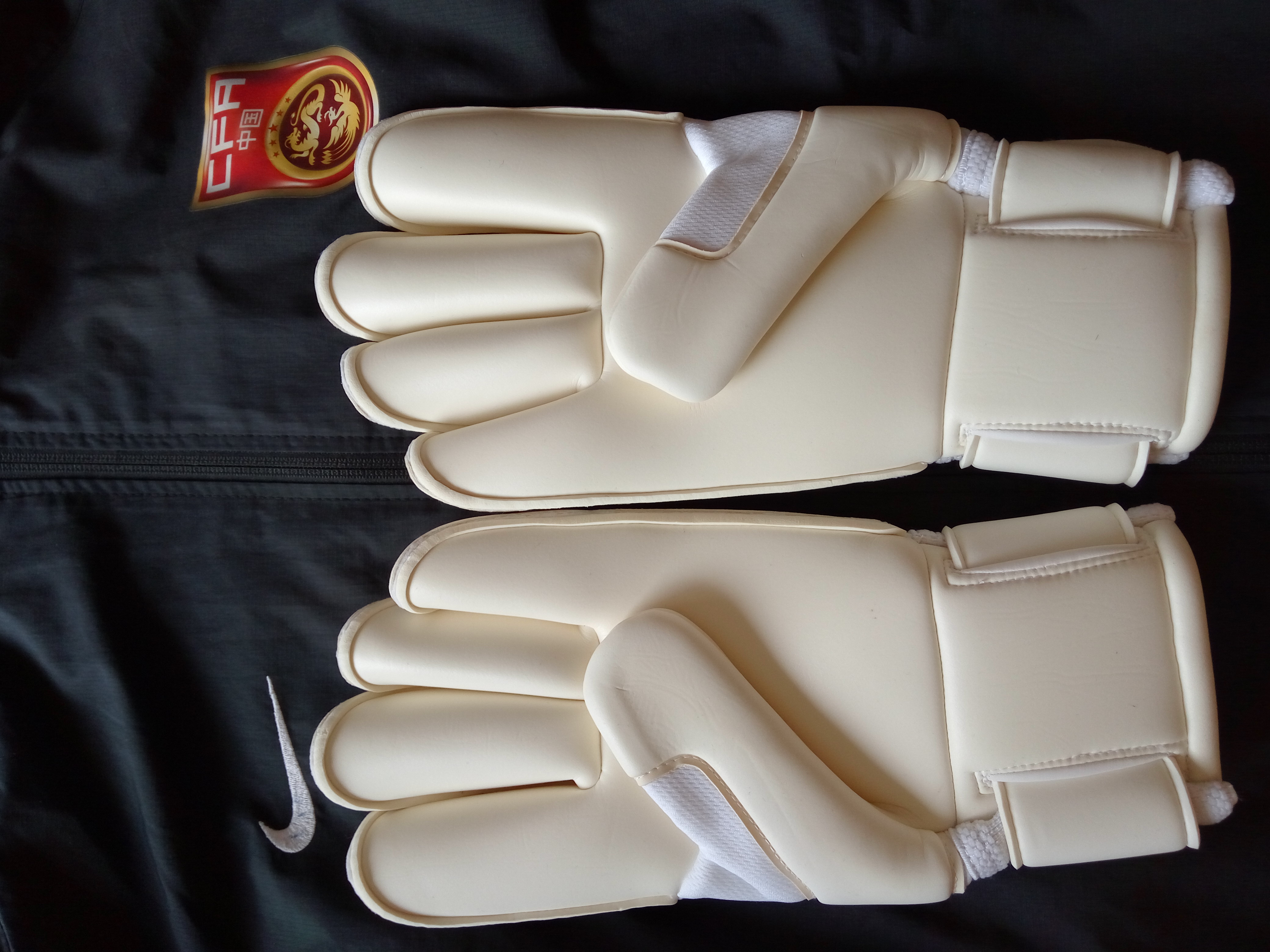 Gants de football - Ref 2600868 Image 2