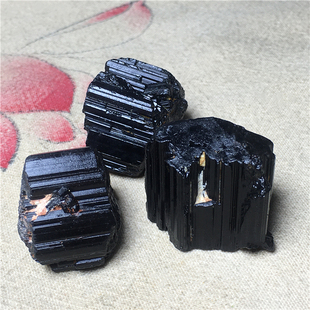 天然迷你黑碧玺原石电气石小块矿石标本扩香石造景石家居桌面摆件