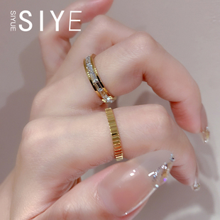 SIYUE/定制 不掉色钛钢镀18k金素圈条纹锆石戒指女个性时尚指环女