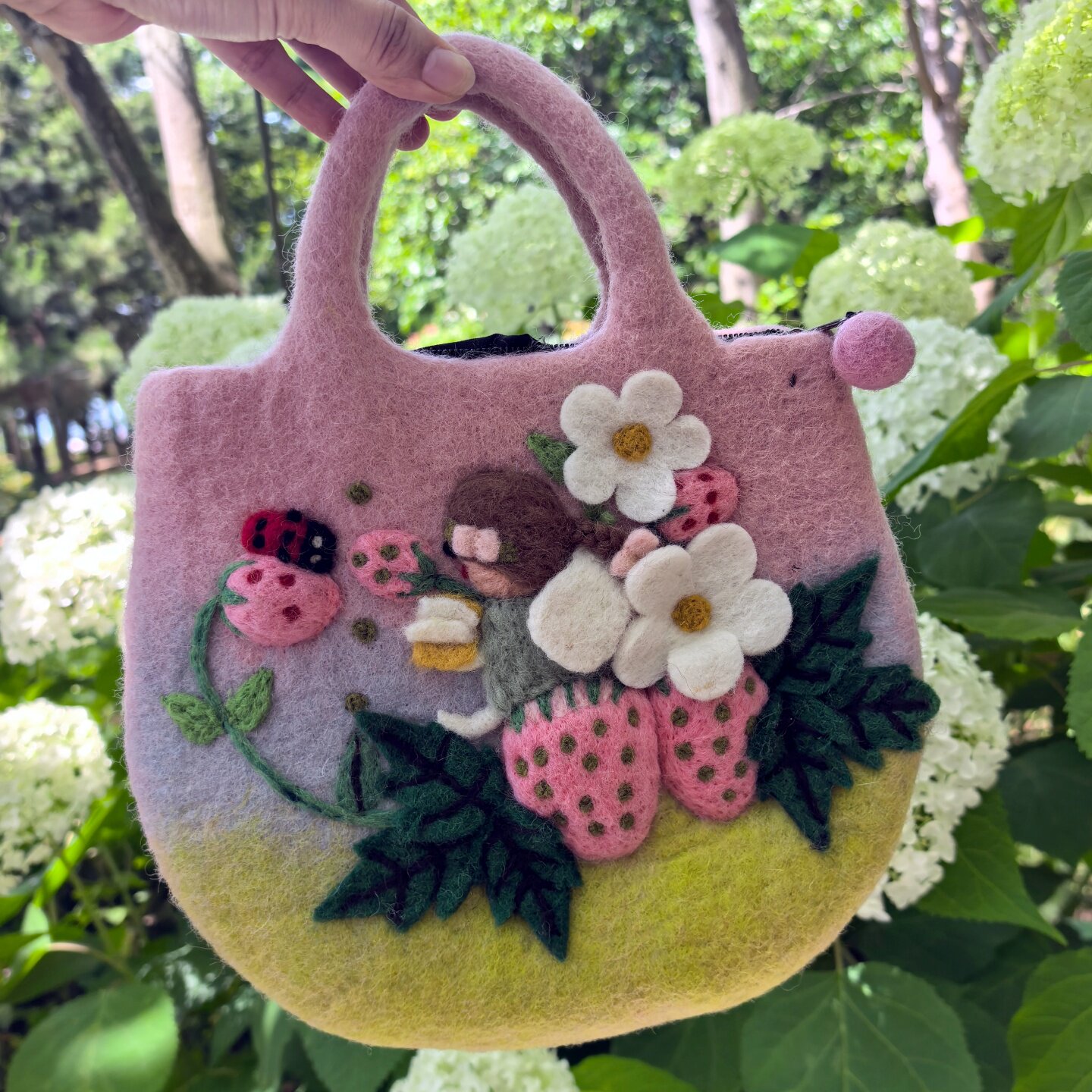 尼泊尔设计师手工羊毛毡草莓包