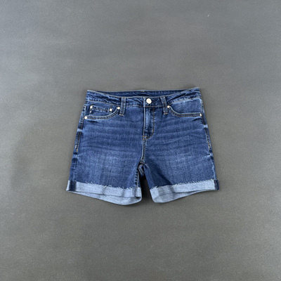 中低腰修身直筒裤卷边牛仔短裤女