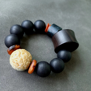 复古而酷的老料翡翠珍贵老蜜蜡黑檀大木珠手串饰品：靠山而居