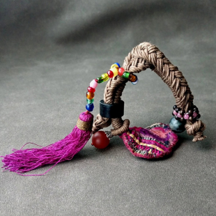 原创设计麻绳编老绣片老料翡翠清代老流苏手绳：蒹葭