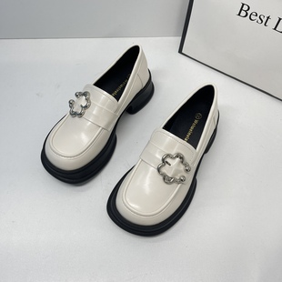 亮皮学院风小皮鞋女2025春秋新款一脚蹬白色厚底百搭单鞋乐福鞋