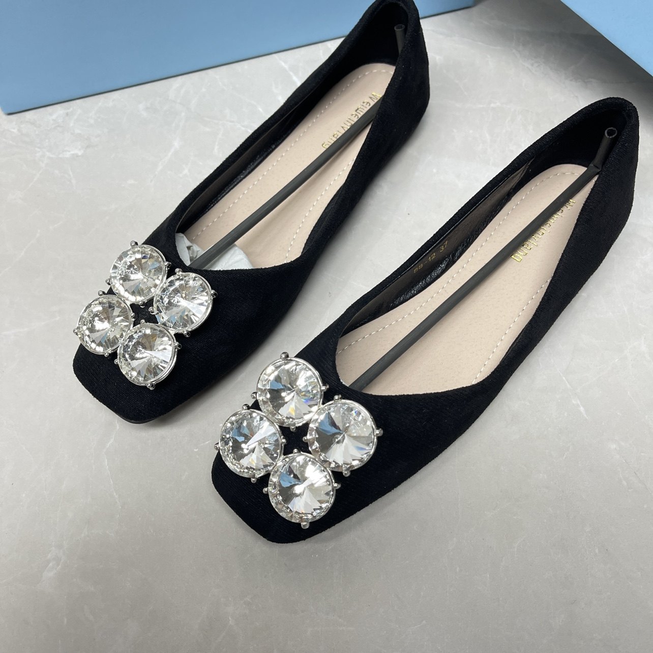 平底方头水钻软皮浅口单鞋女2024春季新款百搭银色鞋子通勤豆豆鞋,女鞋,浅口单鞋,淘宝优惠券,粉丝福利购,淘宝优惠卷