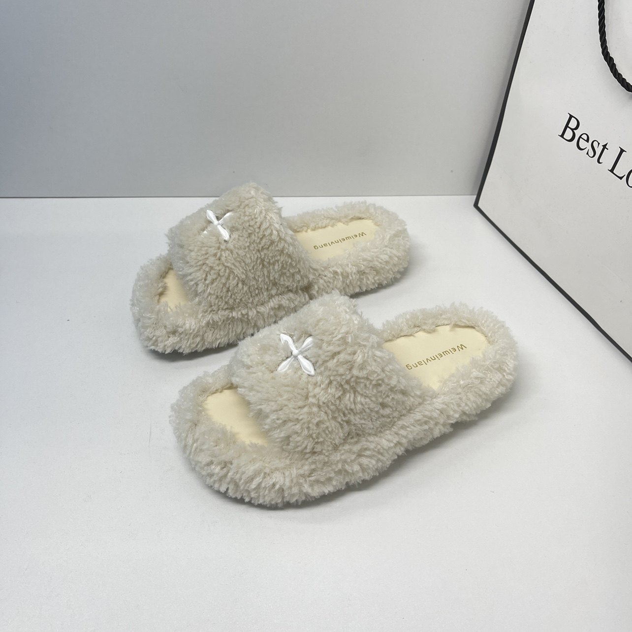 网红毛毛拖鞋女外穿秋冬季2025年新款室外超火ins潮防滑厚底棉拖