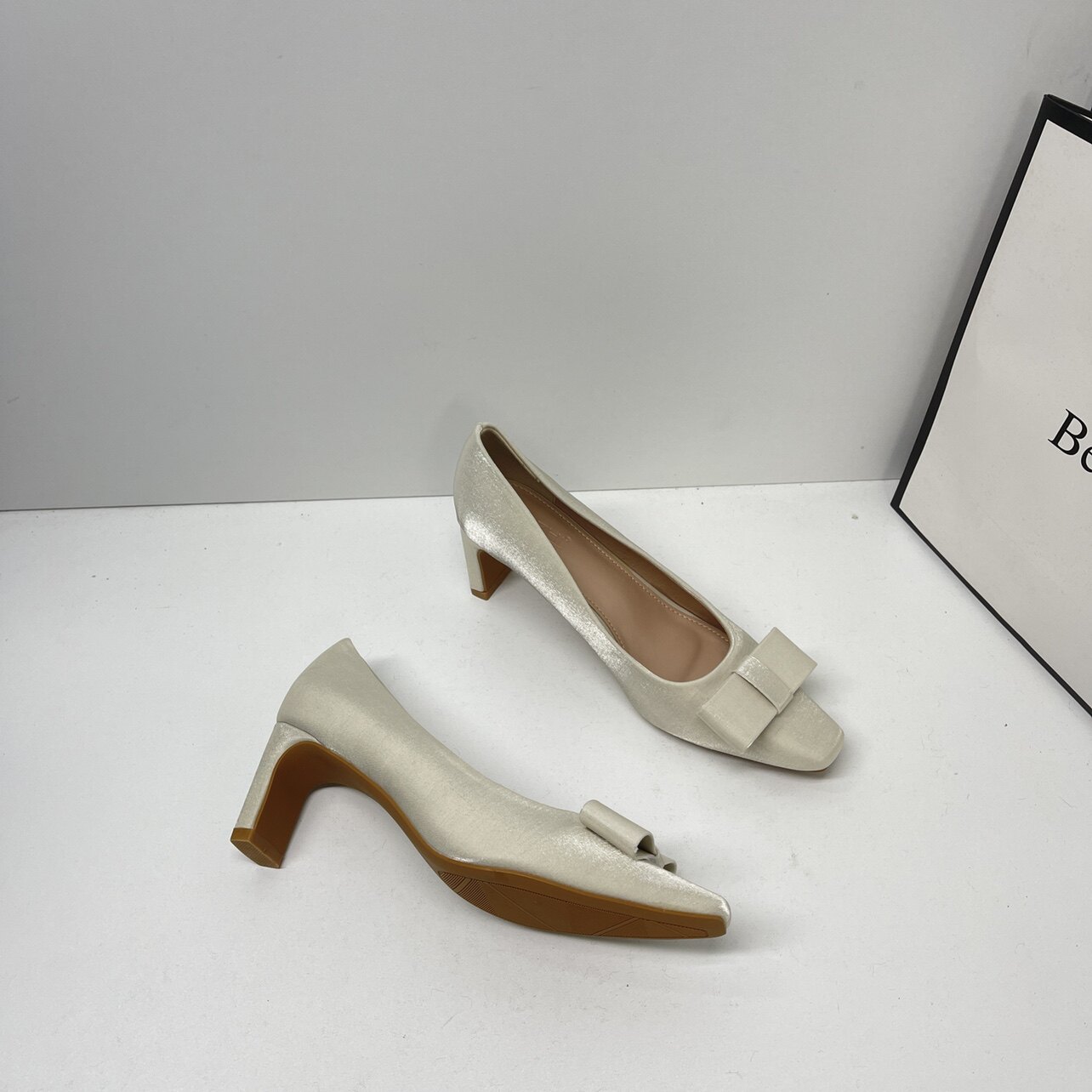 缎面礼服宴会旗袍粗跟方头单鞋