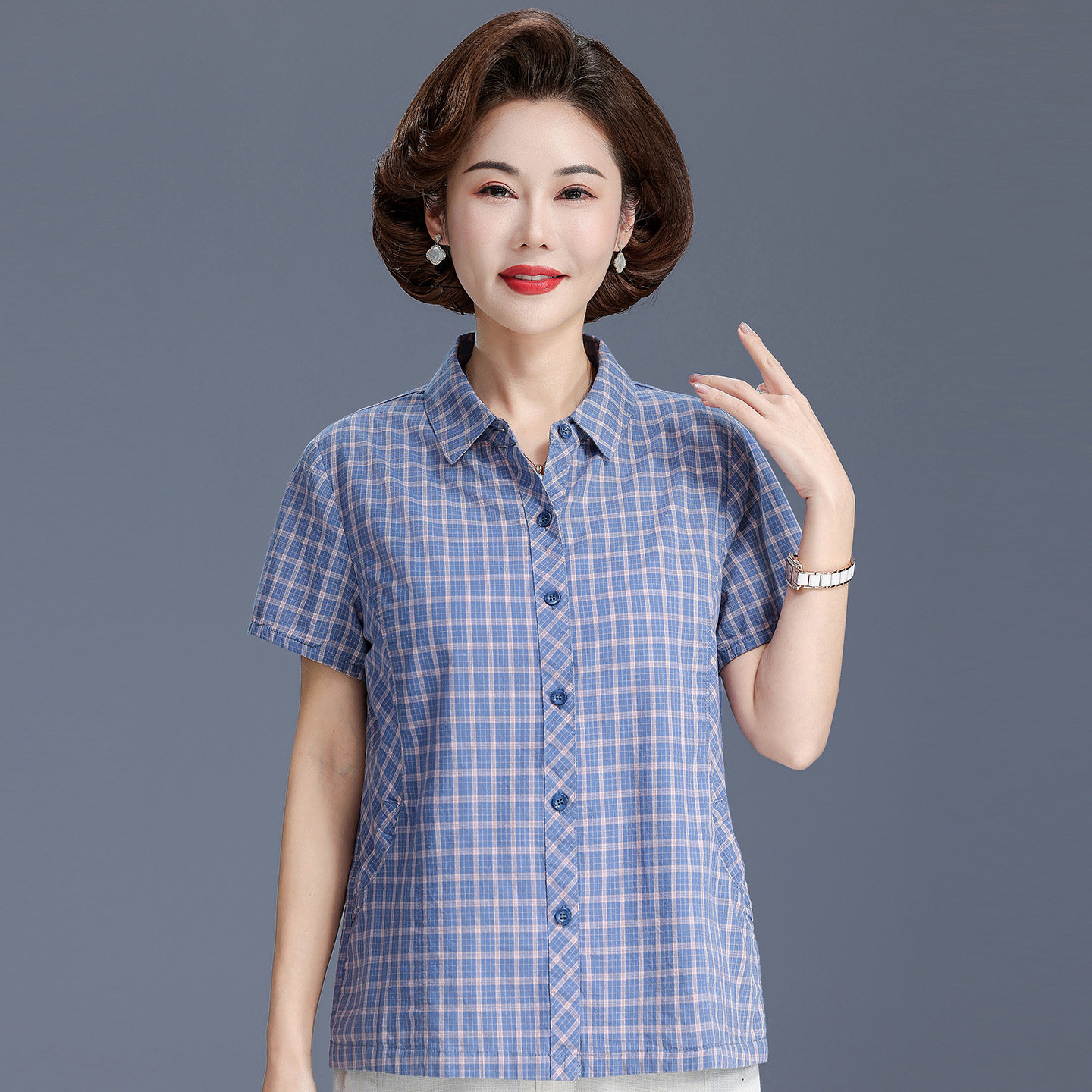 中老年女夏装纯棉格子衬衫妈妈短袖开衫上衣宽松奶奶装加大码衣服