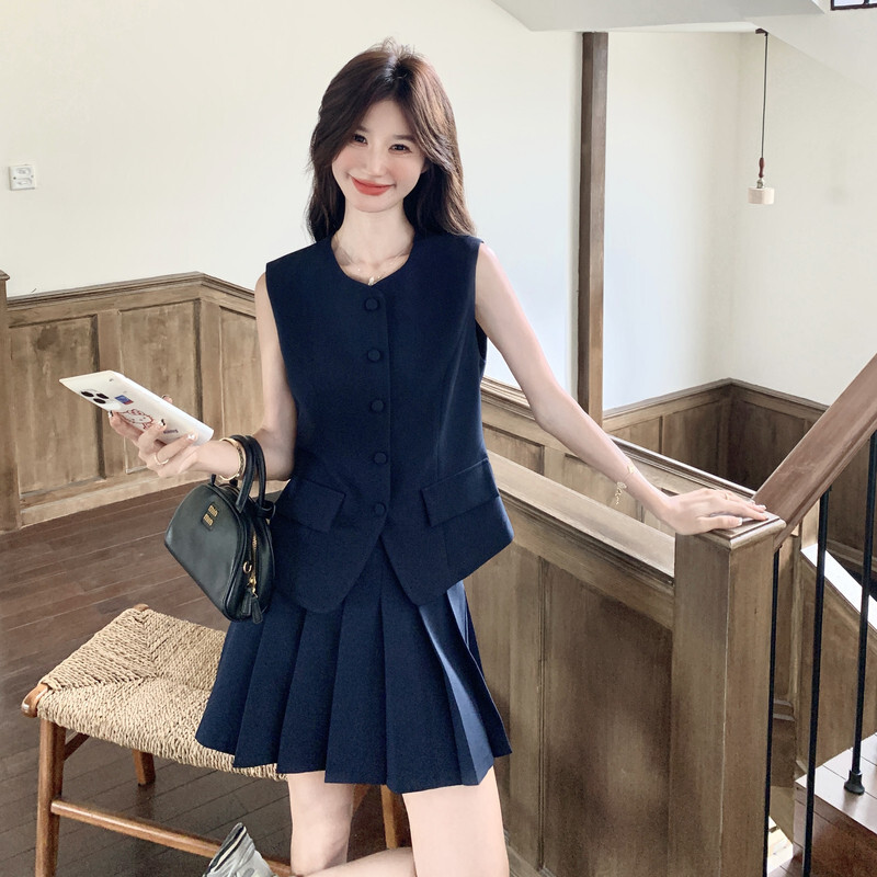学院优质冬季风无袖西装马甲套装女夏季新款法式感百褶裙两件套潮