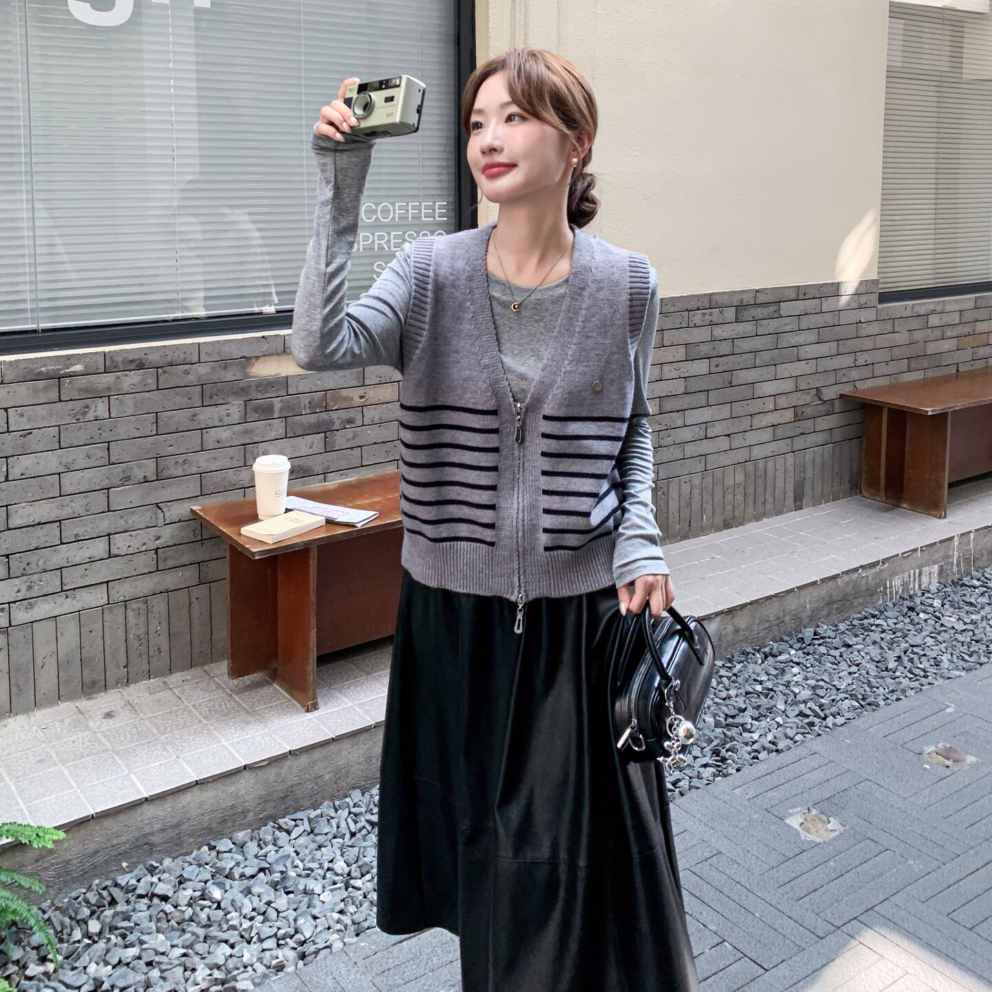 设计感韩版气质显瘦针织马甲打底衫皮半身裙女秋冬学院风三件套