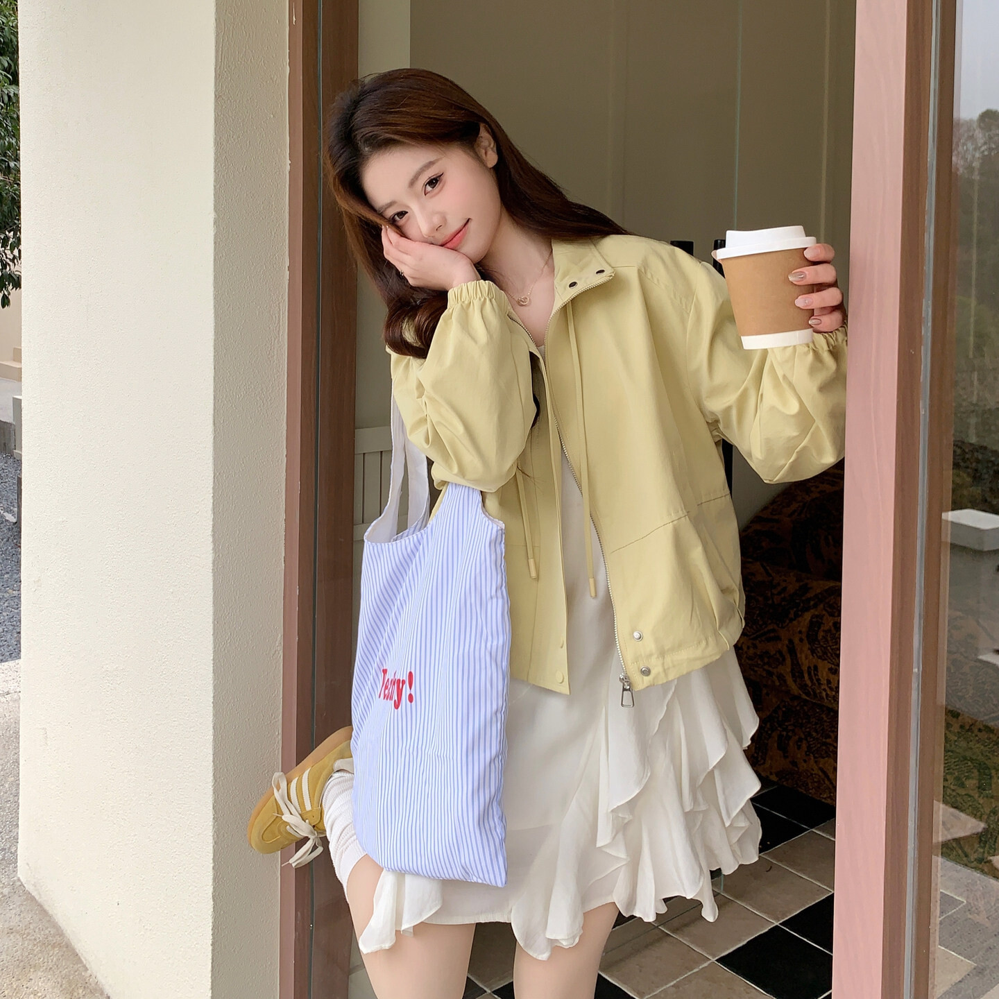 新款优质2026年春季修身浅黄色休闲短外套女宽松春秋防晒衣