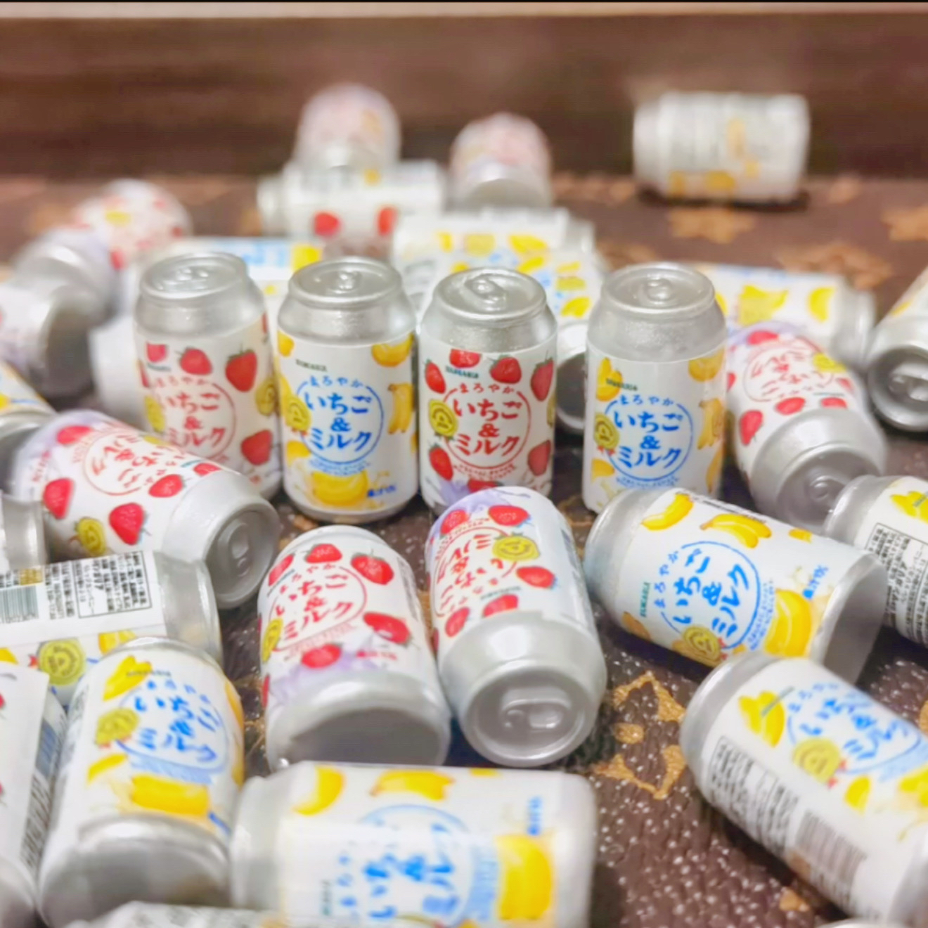 定制草莓香蕉牛奶易拉罐仿真食玩微缩树脂配件奶油胶材料摆件手工