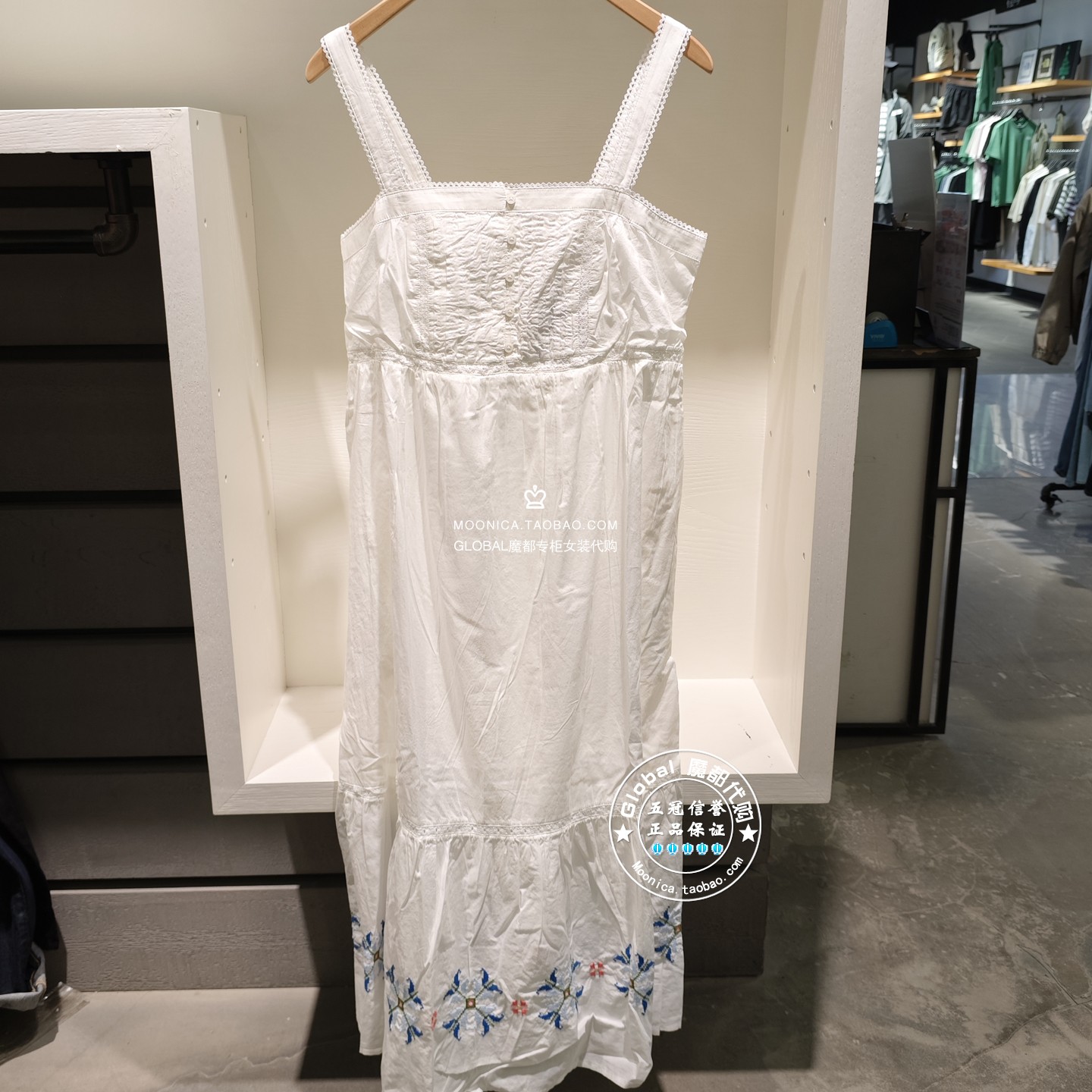 正品levis李维斯 26春夏 女士白色刺绣吊带连衣裙 005I5-0004