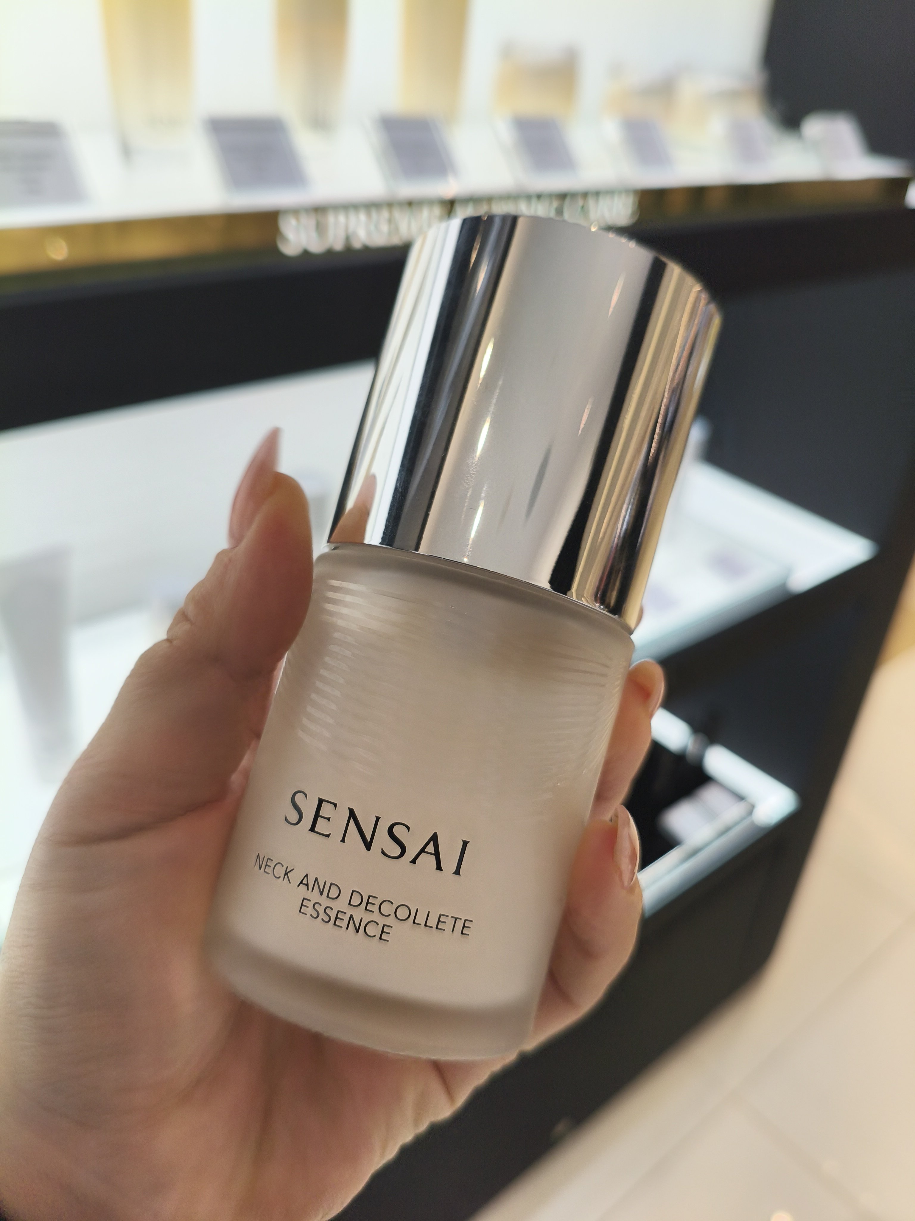 日本SENSAI丝光溢彩肩颈护理精华露颈霜颈纹霜100ml淡纹