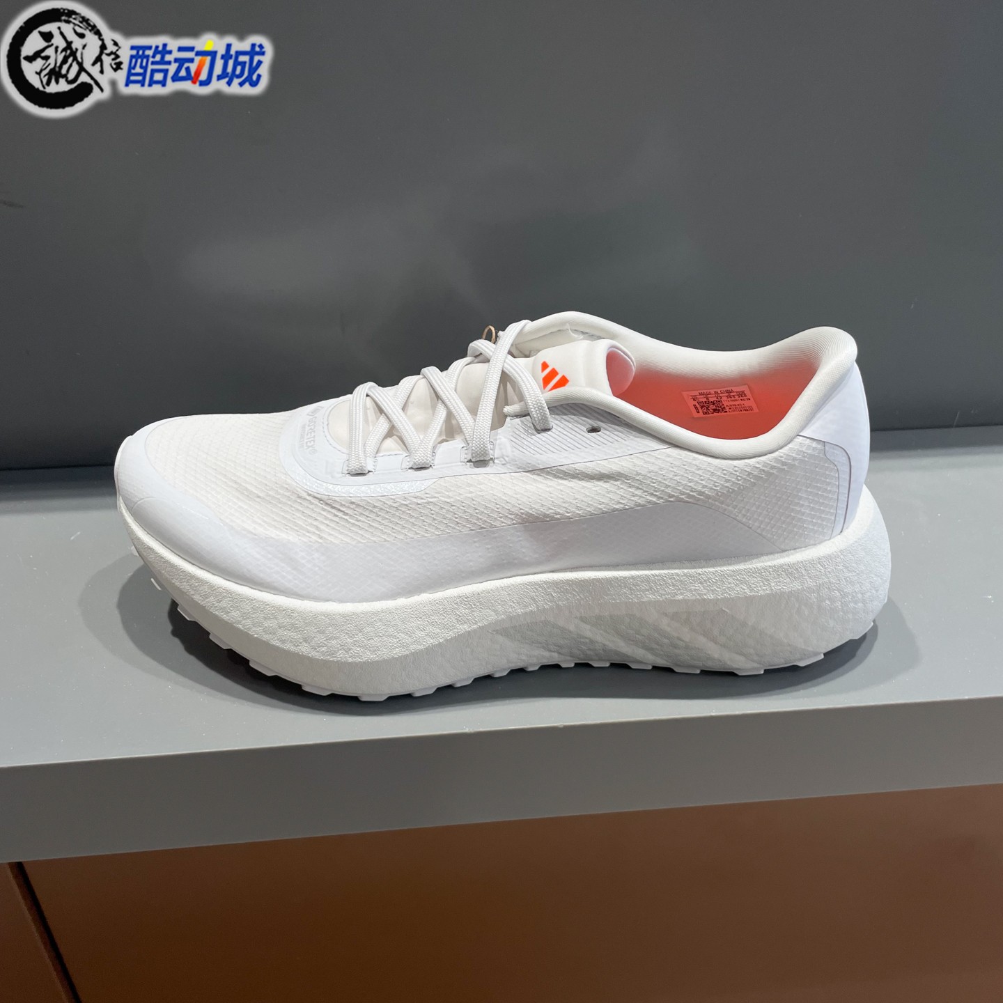 Adidas阿迪达斯男鞋2026年秋新款简约缓震回弹防水厚底跑鞋IH9451