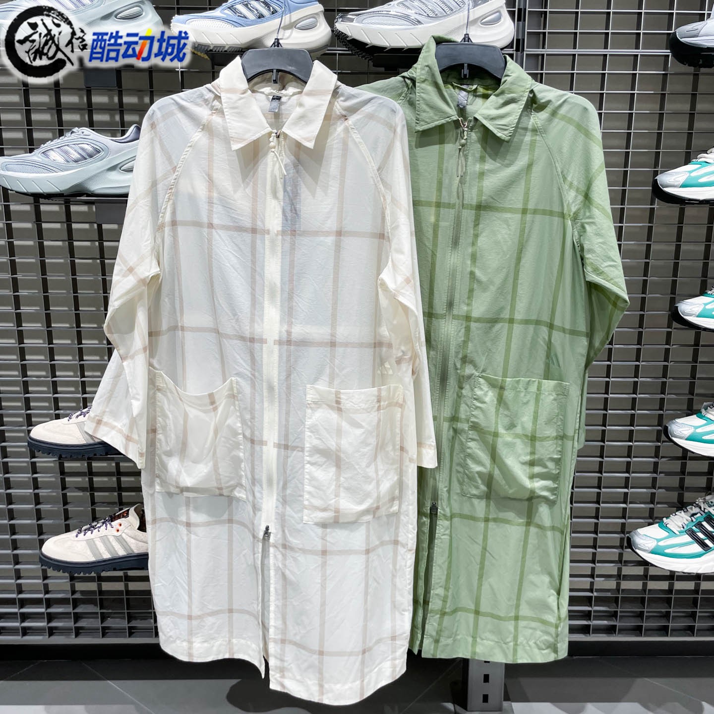 阿迪达斯女装2026夏新款百搭复古翻领连帽长款外套 KV9223 KV9243
