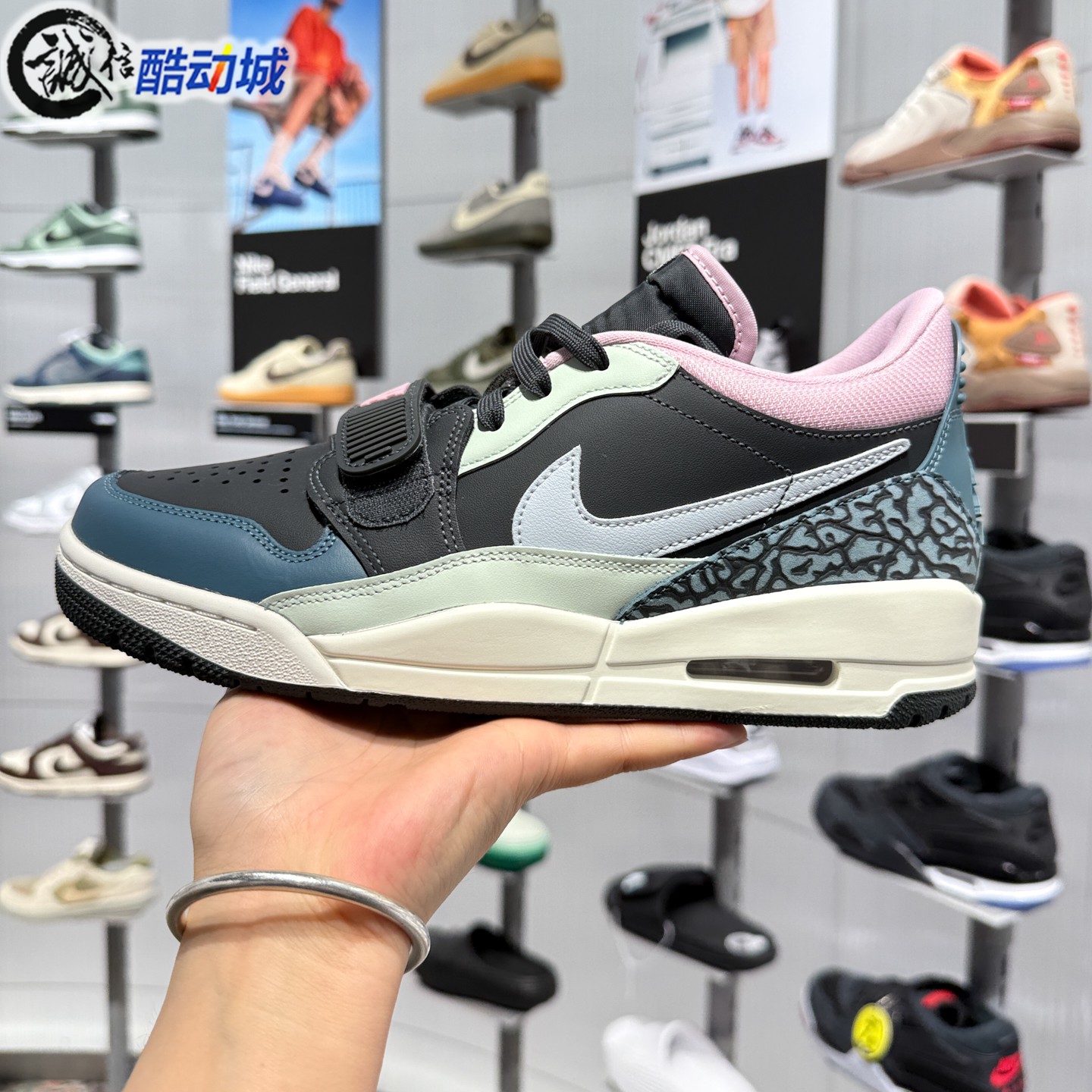 耐克男子新款AIR Jordan 312缓震透气魔术贴运动篮球鞋CD7069-007