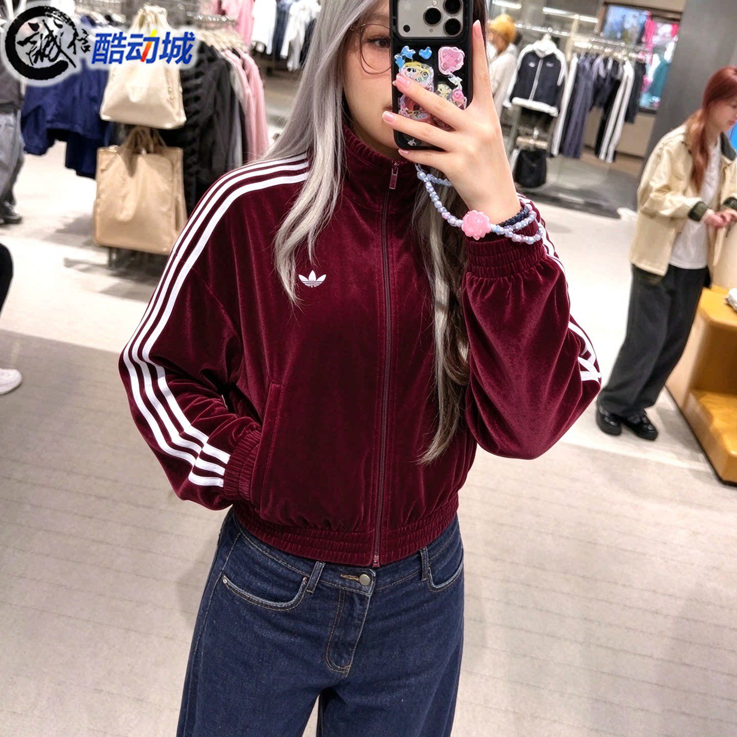 阿迪达斯三叶草女子丝绒外套