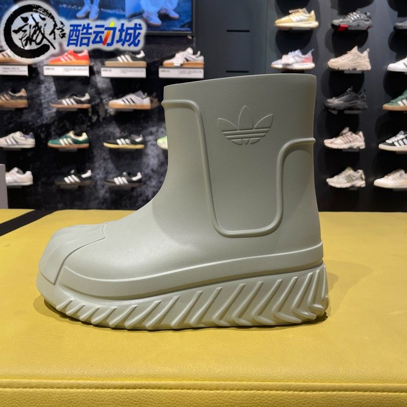 阿迪达斯三叶草女子防水运动靴