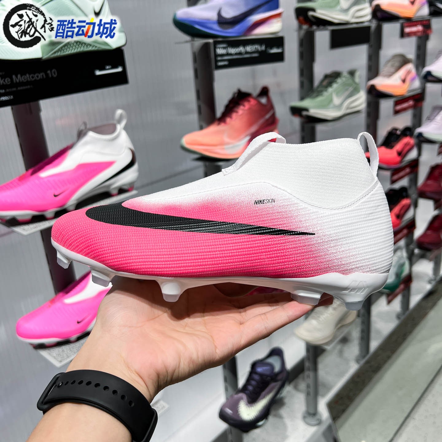 Nike耐克大童2026秋新款舒适高帮MG短钉多种场地足球鞋IO8229-900