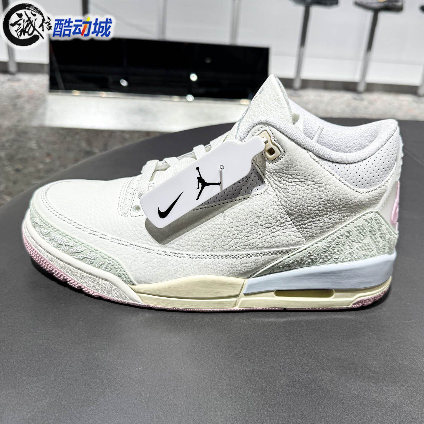 Nike耐克女子夏季Air Jordan3Retro气垫复刻运动篮球鞋IF4396-100