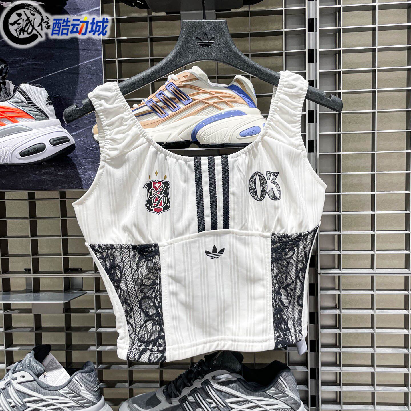 阿迪达斯三叶草女子2026夏季复古透气日常百搭运动休闲背心KU4750