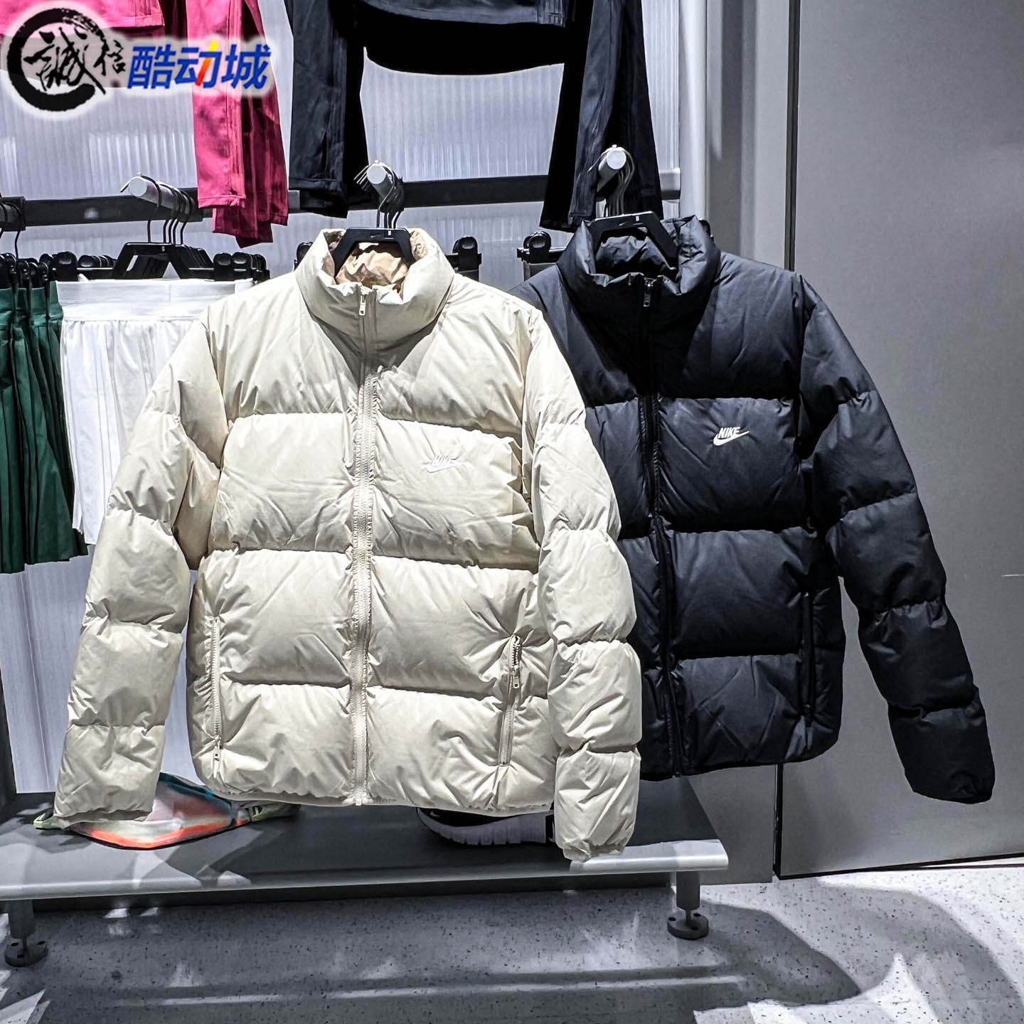 Nike耐克男子2025冬季新款黑色保暖运动休闲羽绒服IB2976-010-229
