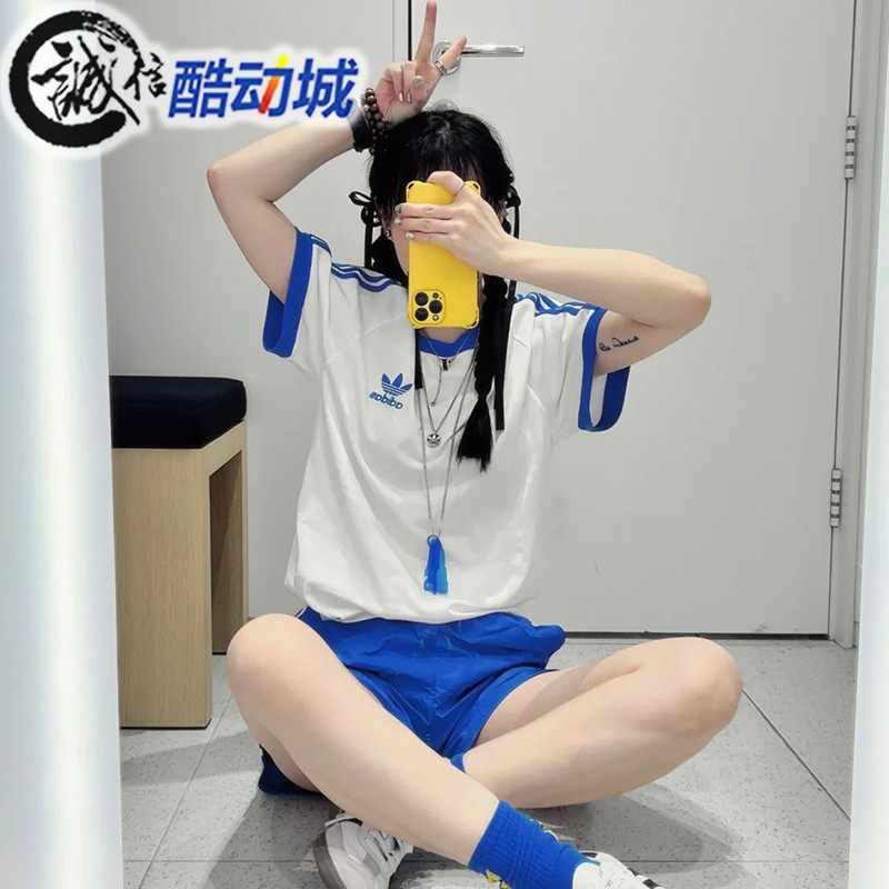 阿迪达斯三叶草男女同款运动T恤