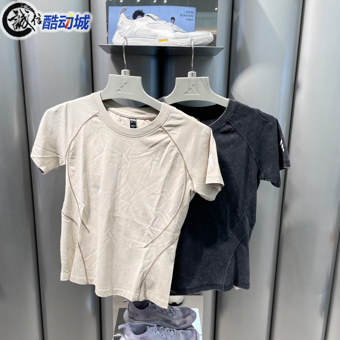 Adidas阿迪达斯女装2026秋新款修身休闲运动短袖T恤KY7860 KY7861