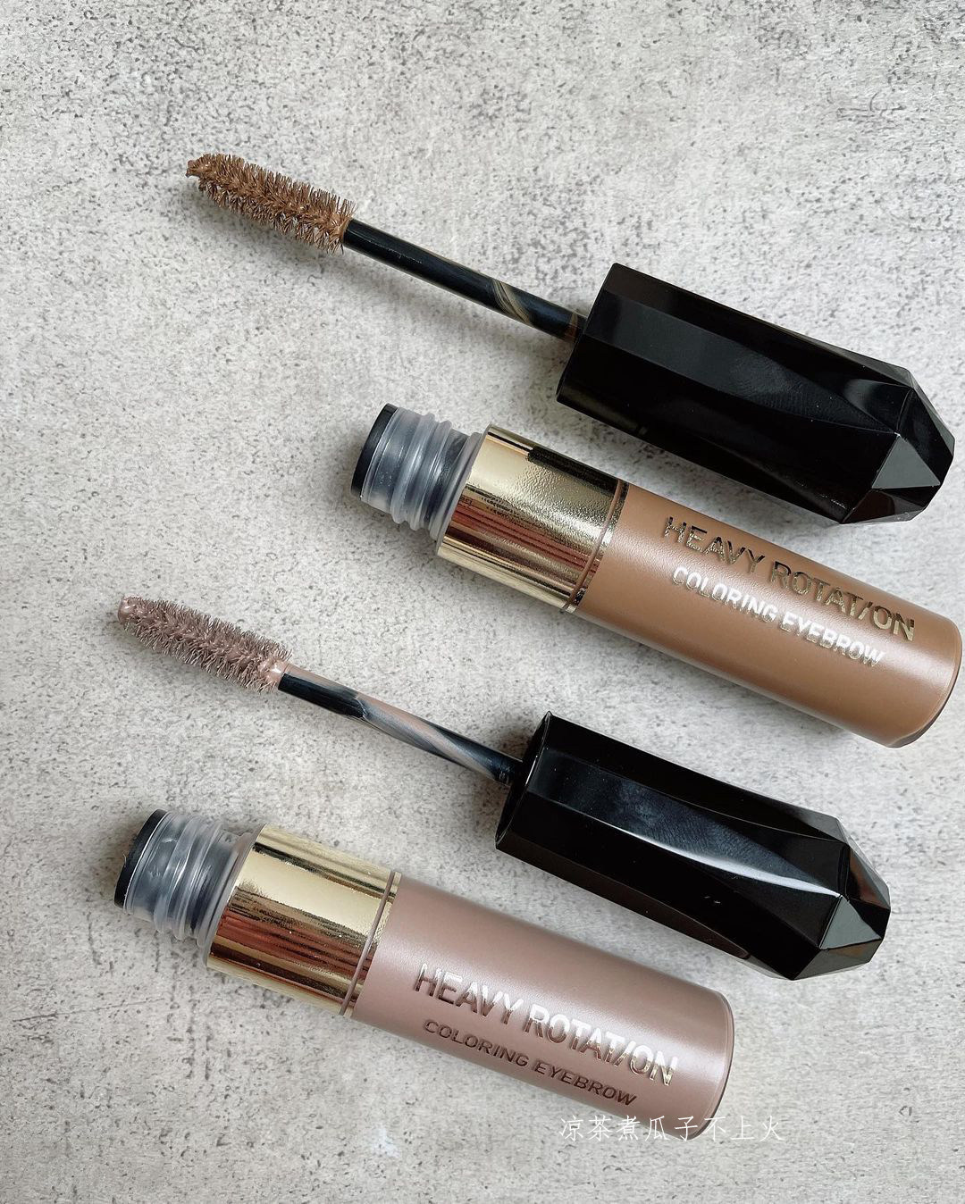 敲好用日本kissme染眉膏女防水持久不脱色自然棕04 眉笔