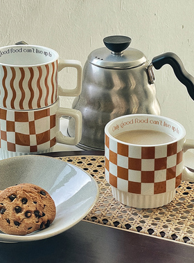 复古棋盘格咖啡杯子马克杯早餐茶杯ins风陶瓷牛奶杯送不锈钢勺子