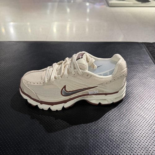 耐克女子休闲鞋气垫运动鞋