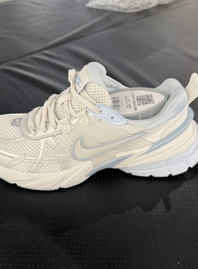 正品Nike耐克女子老爹鞋V2KRUN春夏运动跑步轻便透气休闲鞋FD0736