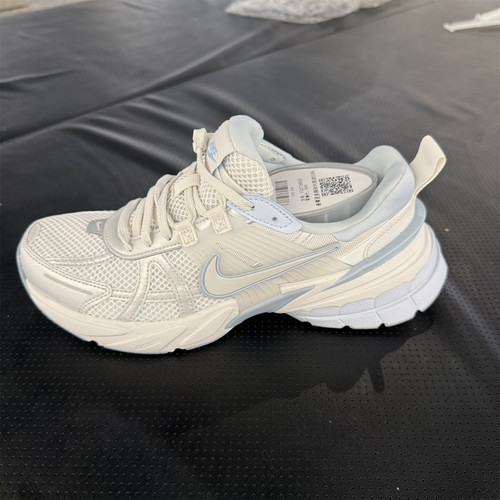 耐克女子老爹鞋轻便透气休闲鞋