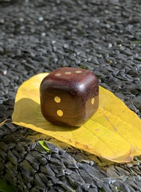 小叶紫檀骰子 手工打磨镶嵌铜钉 直径16mm 精工定制