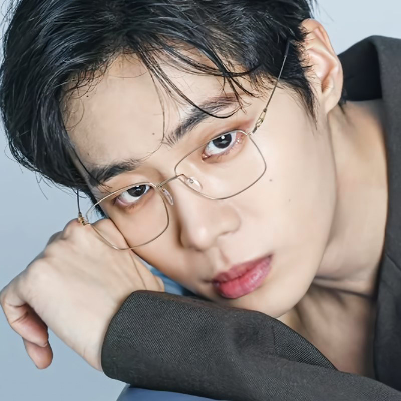 诗乐眼镜架无螺丝秋英宇同款纯钛超轻时尚商务方框近视眼镜框5576