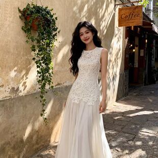 白色背心连衣裙女法式高级感名媛优雅风生日裙子重工拼接度假长裙
