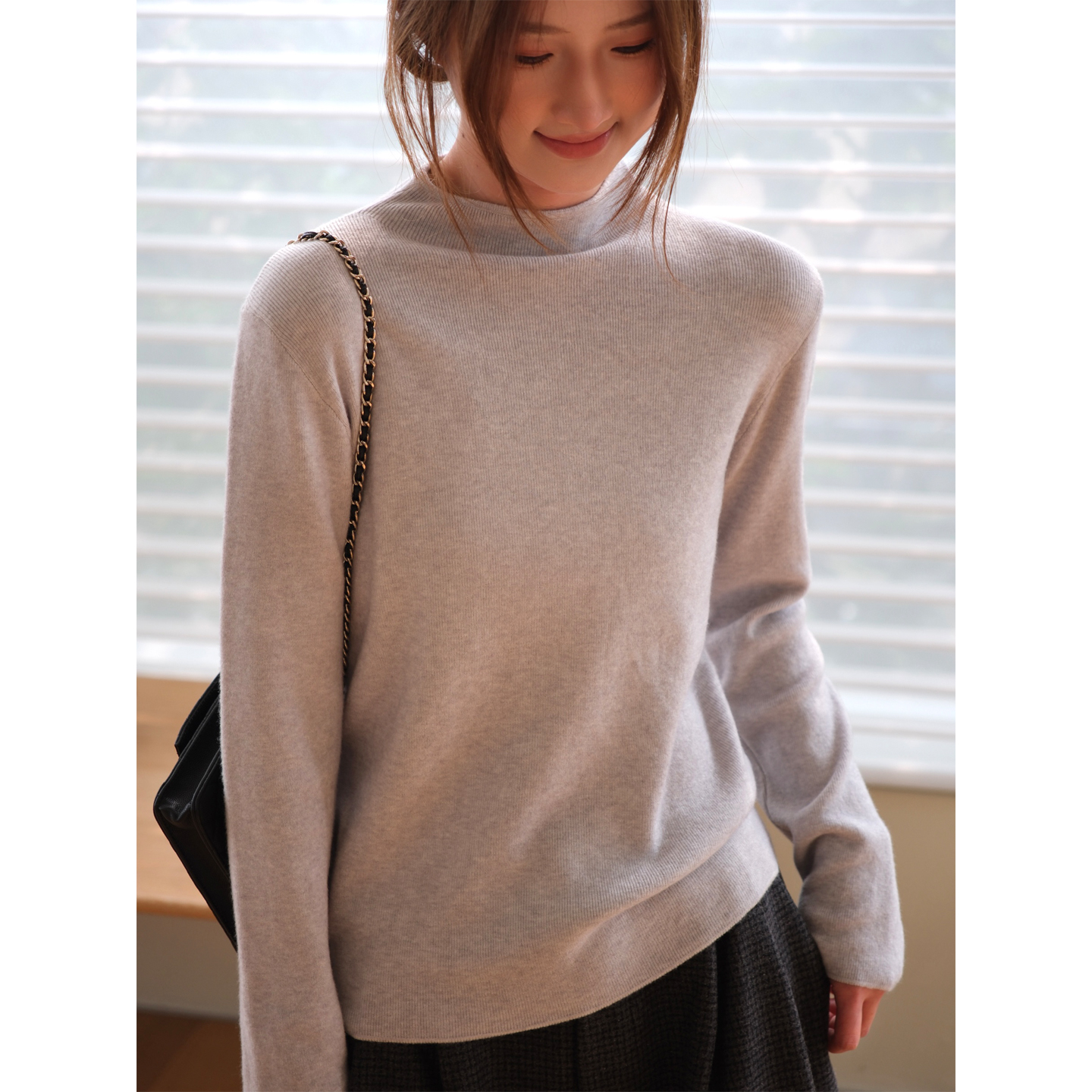 安迪绒半高领针织打底衫