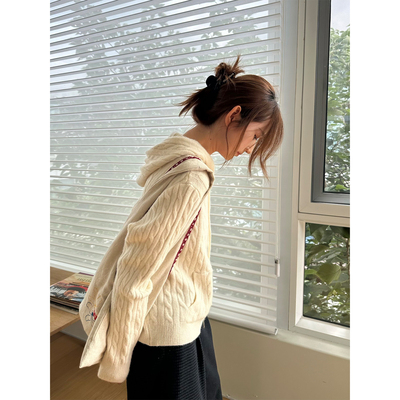 含羊毛麻花拉链连帽针织开衫