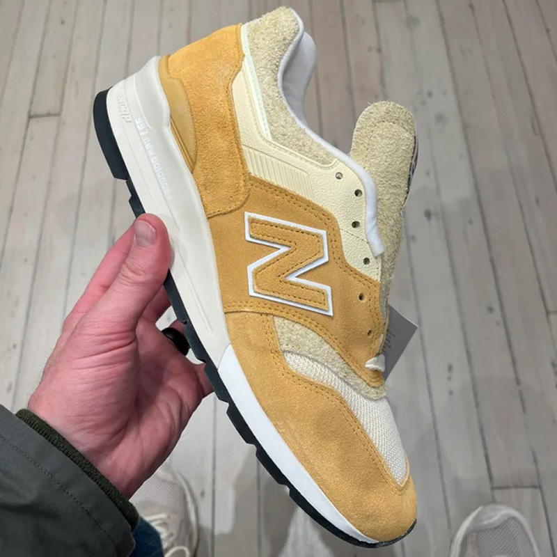 防滑耐磨美产运动鞋u997ac