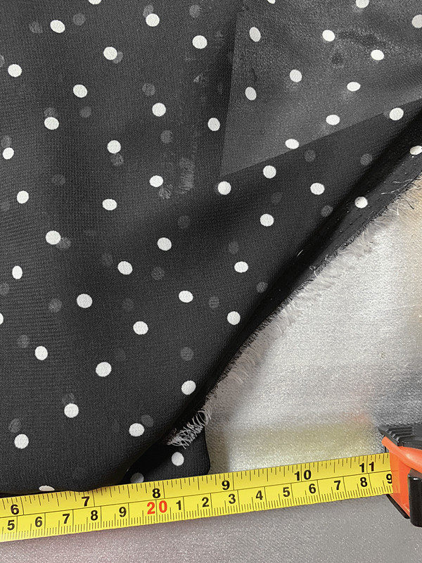 满18包邮外贸布料样品黑白色系日韩圆点雪纺布头碎布娃娃衣围巾丝