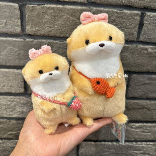 现货日本正品amuse粉色蝴蝶结水獭妹妹可爱毛绒挂件公仔玩偶玩具
