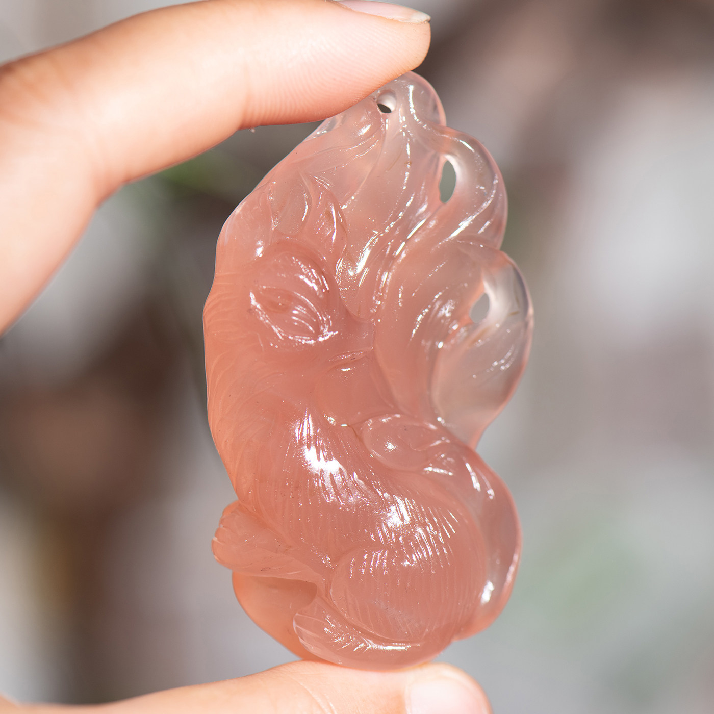 天然绯红玛瑙九尾狐招桃花吊坠
