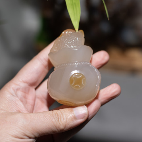 天然俏色玛瑙金蟾纳财手把件