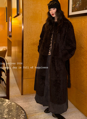 洋气新店REDMEMORY沉淀惊艳 定格风骨 浸润光泽进口拉贡苏力皮草