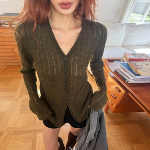 洋气新店REDMEMORY神仙单品 零压感亲肤 显瘦V领羊毛打底衫