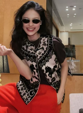 洋气新店REDMEMORY新春吉意 东方腔调马上变美 立体浮雕真丝马甲