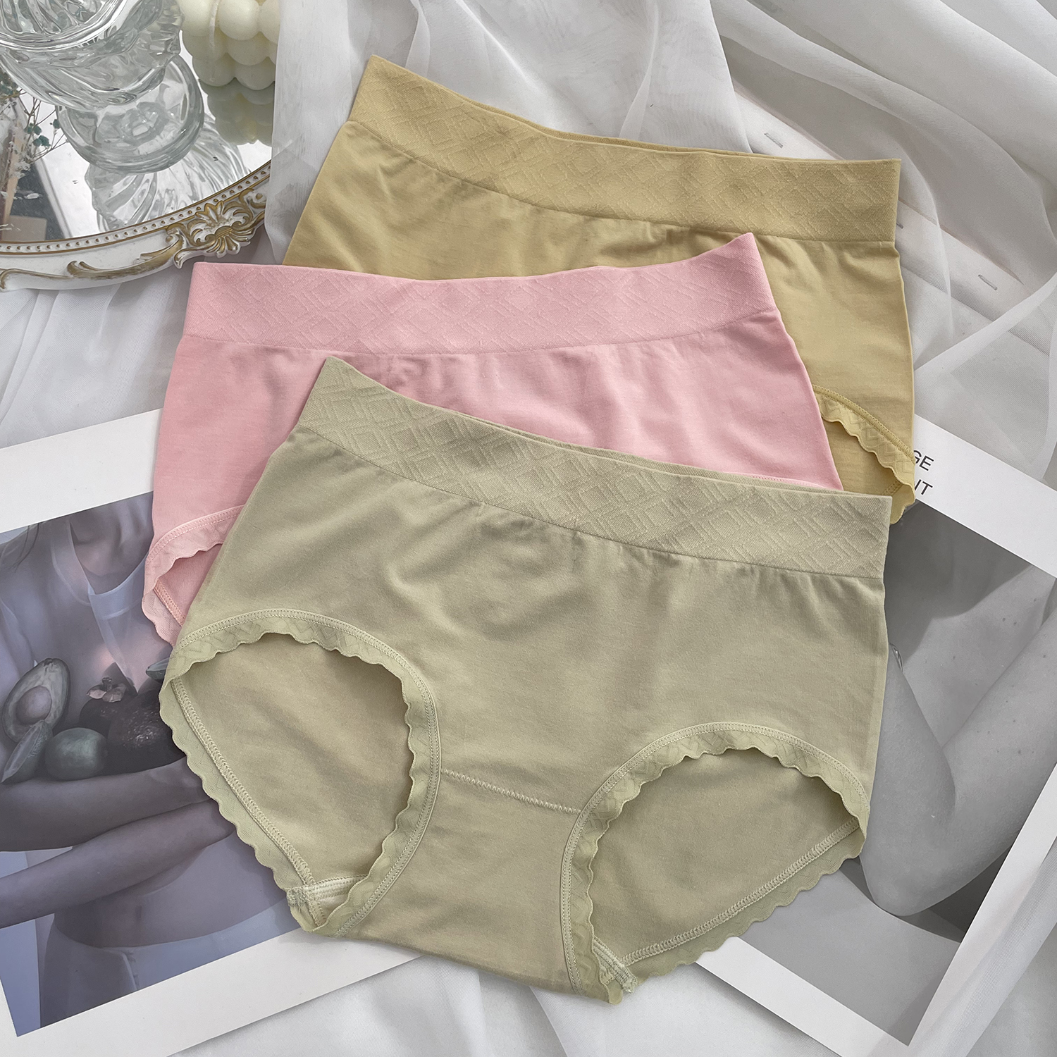 中腰莫代尔亲肤柔软舒适透气内裤