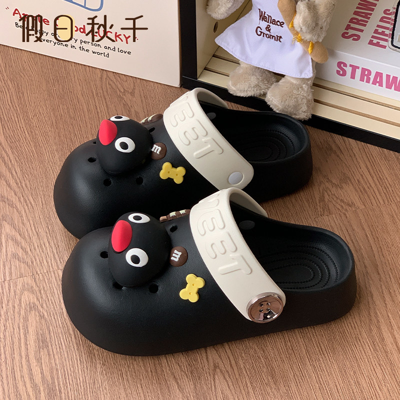 假日秋千休闲企鹅洞洞鞋女夏季外穿卡通网红厚底防滑包头足弓凉鞋