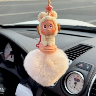 泡泡玛特星星人车内饰品